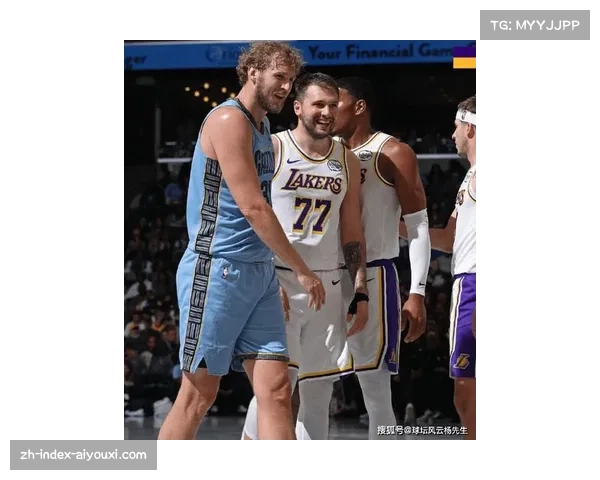 NBA杯赛场聚焦:东契奇携手斯玛特参战,湖人灰熊激烈碰撞